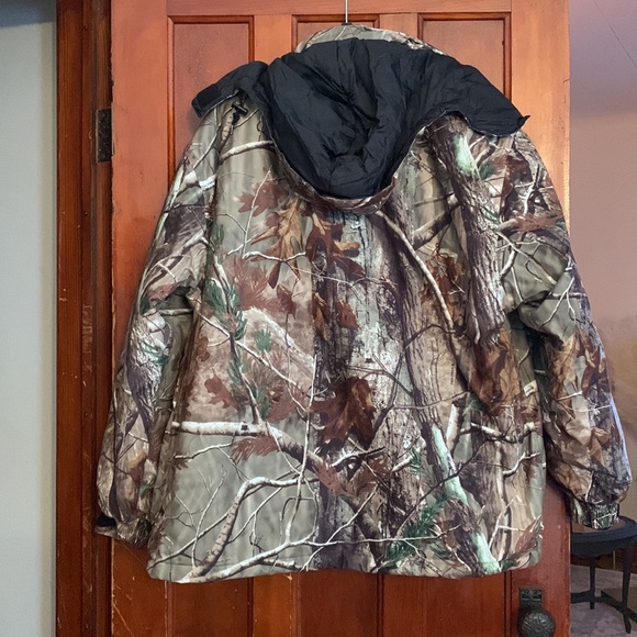 Realtree parka - Picture 2 of 10